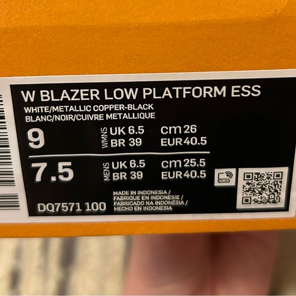 W Nike Blazer Low Platform size 9 - Picture 3 of 5